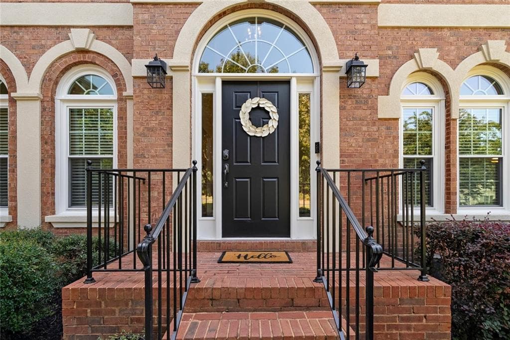 6 bedroom, 4 bathroom, 5,473 sq ft single family residence for sale at 1320 Tahoe Pines Circle, Alpharetta, GA 30005 — photo 4
