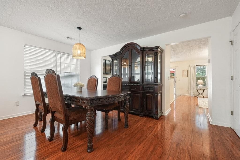 4 bedroom, 3 bathroom, 2,356 sq ft single family residence for sale at 115 Village Trace, Woodstock, GA 30188 — photo 8