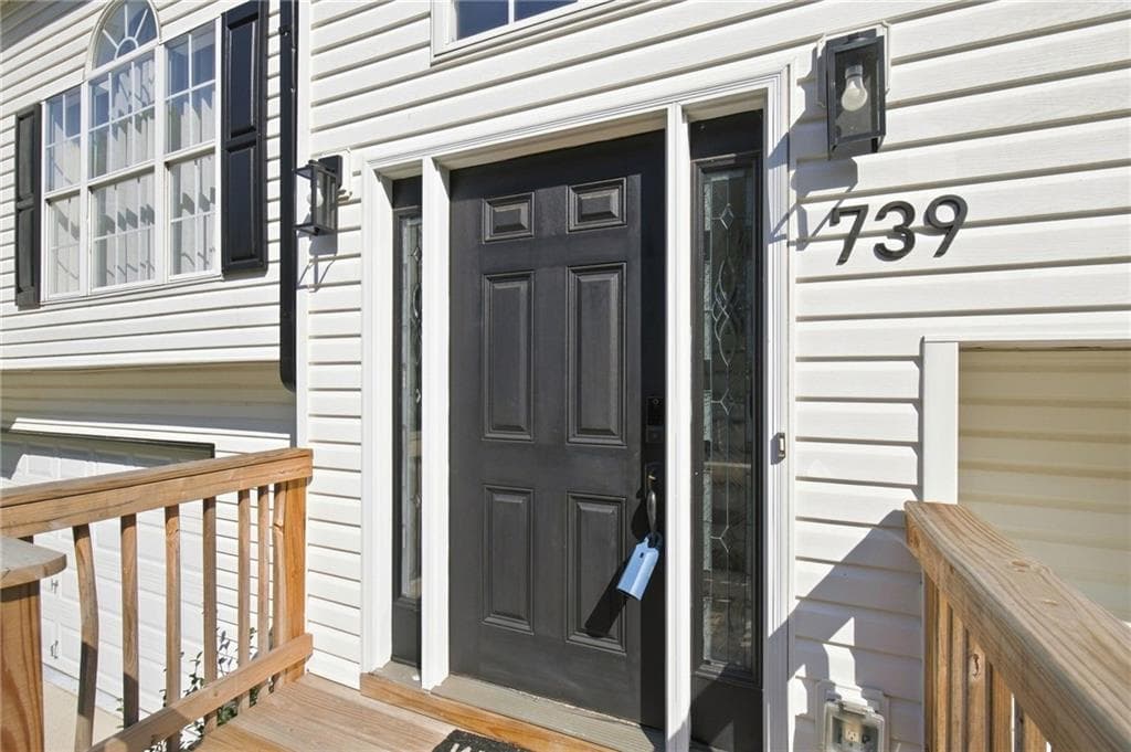 4 bedroom, 3 bathroom, 2,016 sq ft single family residence for sale at 739 Reeves Lake Drive, Marietta, GA 30064 — photo 2