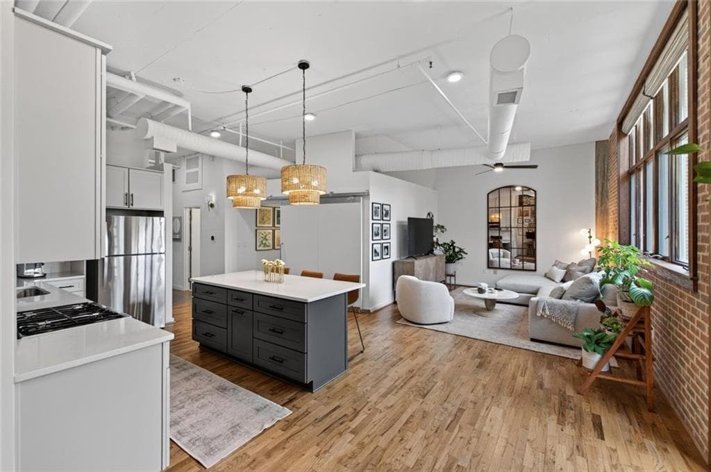 1 bedroom, 1 bathroom, 961 sq ft condominium under contract at 640 Glen Iris Drive 312, Atlanta, GA 30308