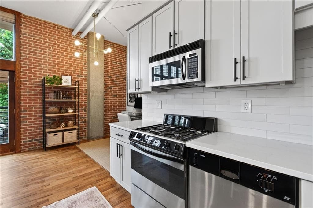1 bedroom, 1 bathroom, 961 sq ft condominium under contract at 640 Glen Iris Drive 312, Atlanta, GA 30308 — photo 9