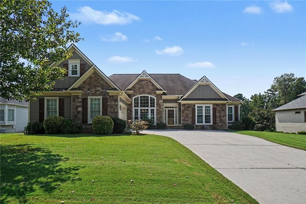 4 bedroom, 4 bathroom, 4,020 sq ft single family residence under contract at 1935 Heritage Green Drive, Marietta, GA 30064