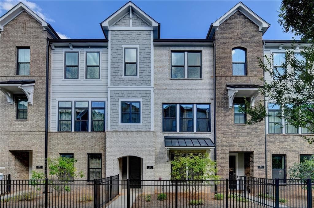 4 bedroom, 4 bathroom, 2,321 sq ft townhouse for sale at 485 Ashbury Drive, Alpharetta, GA 30076 — photo 1 of 48