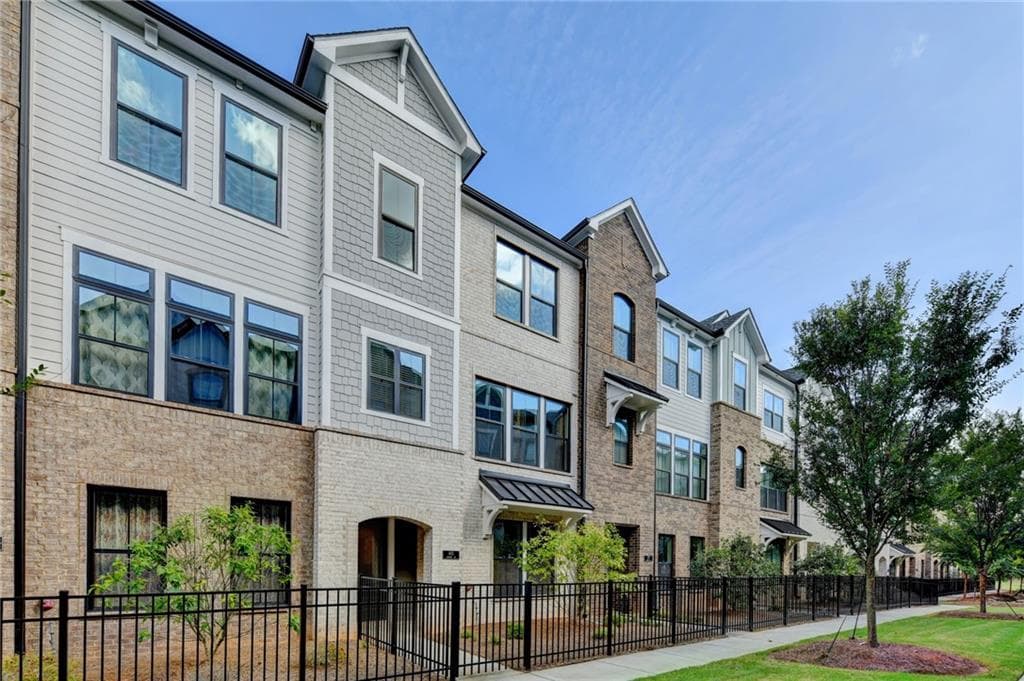 4 bedroom, 4 bathroom, 2,321 sq ft townhouse for sale at 485 Ashbury Drive, Alpharetta, GA 30076 — photo 4