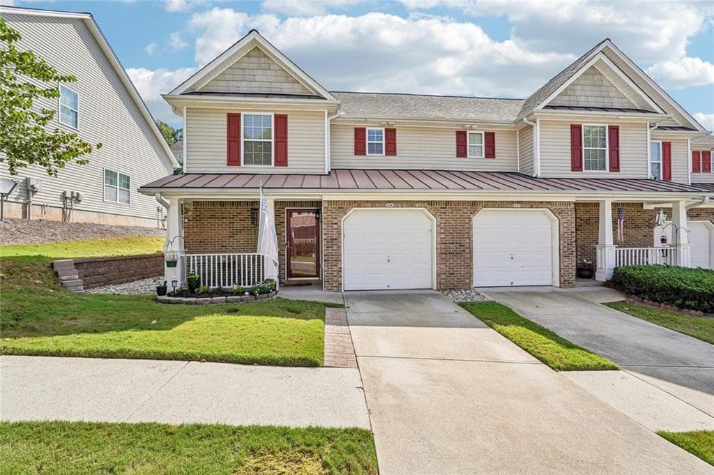 2 bedroom, 2 bathroom, 1,132 sq ft townhouse for sale at 546 Fox Creek Crossing, Woodstock, GA 30188