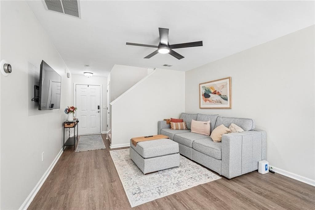 2 bedroom, 2 bathroom, 1,132 sq ft townhouse for sale at 546 Fox Creek Crossing, Woodstock, GA 30188 — photo 4