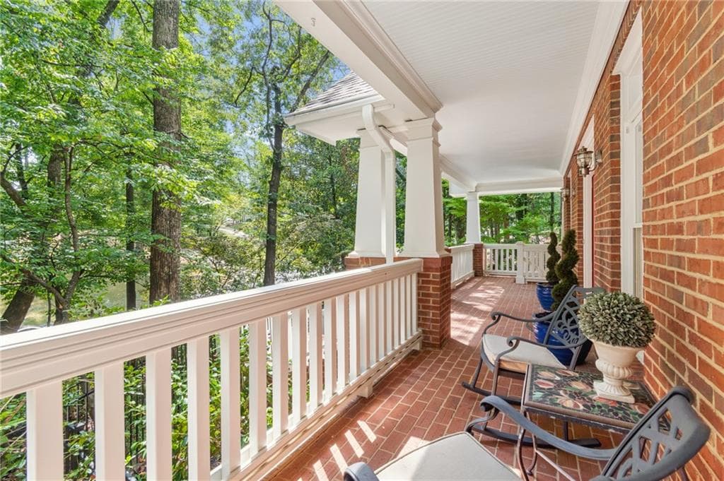 4 bedroom, 5 bathroom, 5,025 sq ft single family residence for sale at 1240 Beech Haven Road, Atlanta, GA 30324 — photo 4