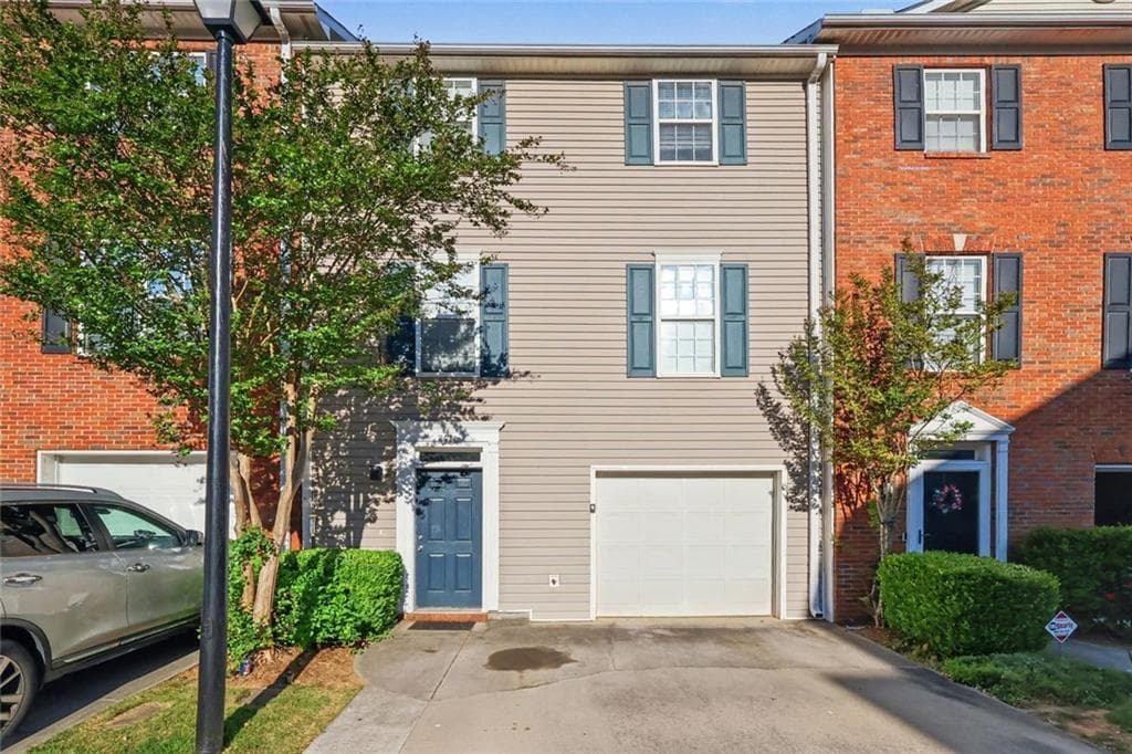 3 bedroom, 4 bathroom, 2,112 sq ft townhouse for sale at 2402 Beaver Falls, Norcross, GA 30071