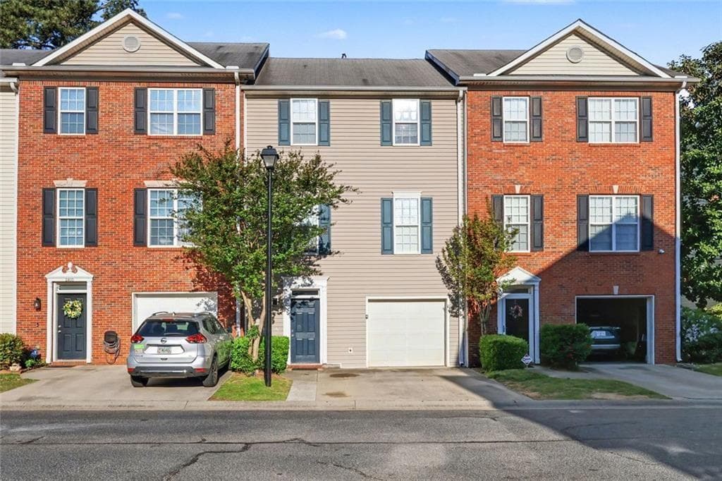 3 bedroom, 4 bathroom, 2,112 sq ft townhouse for sale at 2402 Beaver Falls, Norcross, GA 30071 — photo 3