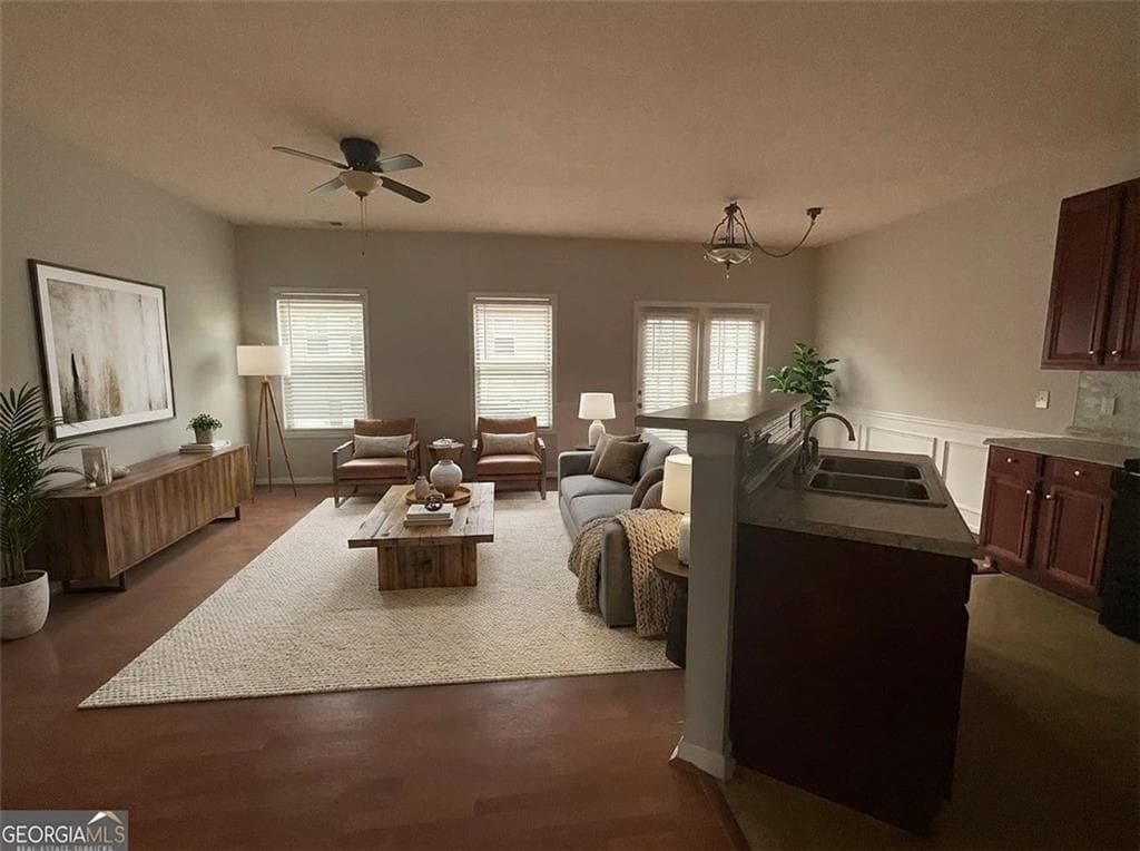 3 bedroom, 3 bathroom, 1,430 sq ft townhouse under contract at 2555 Flat Shoals Road 1703, Atlanta, GA 30349 — photo 7