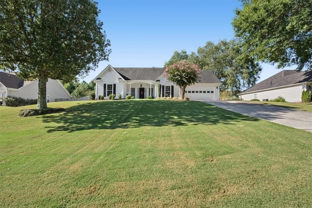 3 bedroom, 2 bathroom, 1,542 sq ft single family residence for sale at 5230 Jonathans Way, Cumming, GA 30040 — photo 3