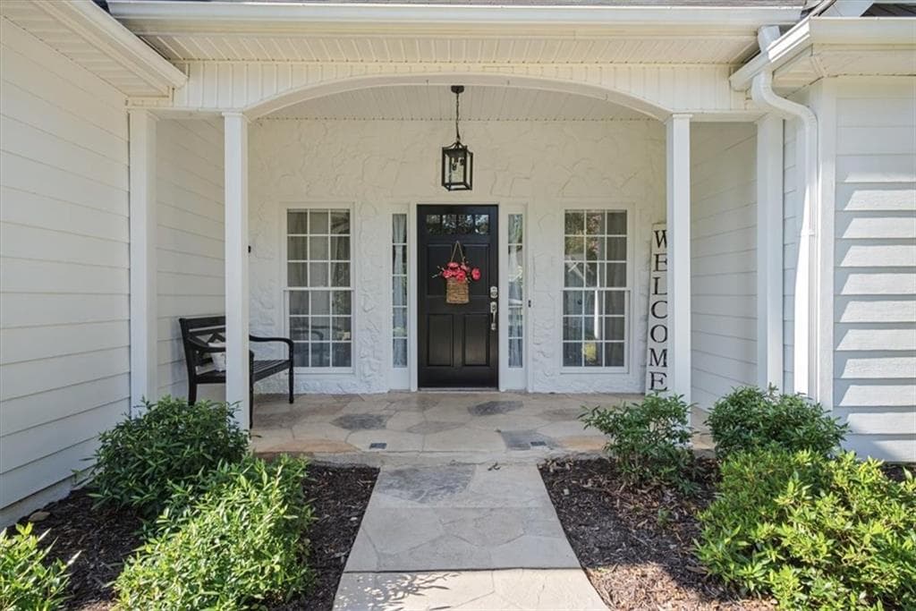 3 bedroom, 2 bathroom, 1,542 sq ft single family residence for sale at 5230 Jonathans Way, Cumming, GA 30040 — photo 8