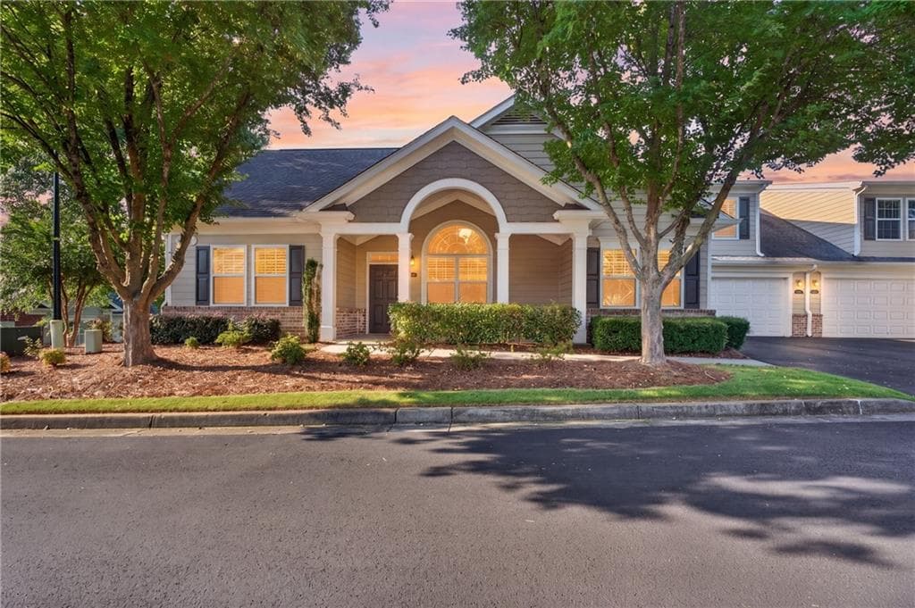 3 bedroom, 3 bathroom, 2,337 sq ft condominium for sale at 2708 Grapevine Circle 2004, Cumming, GA 30041