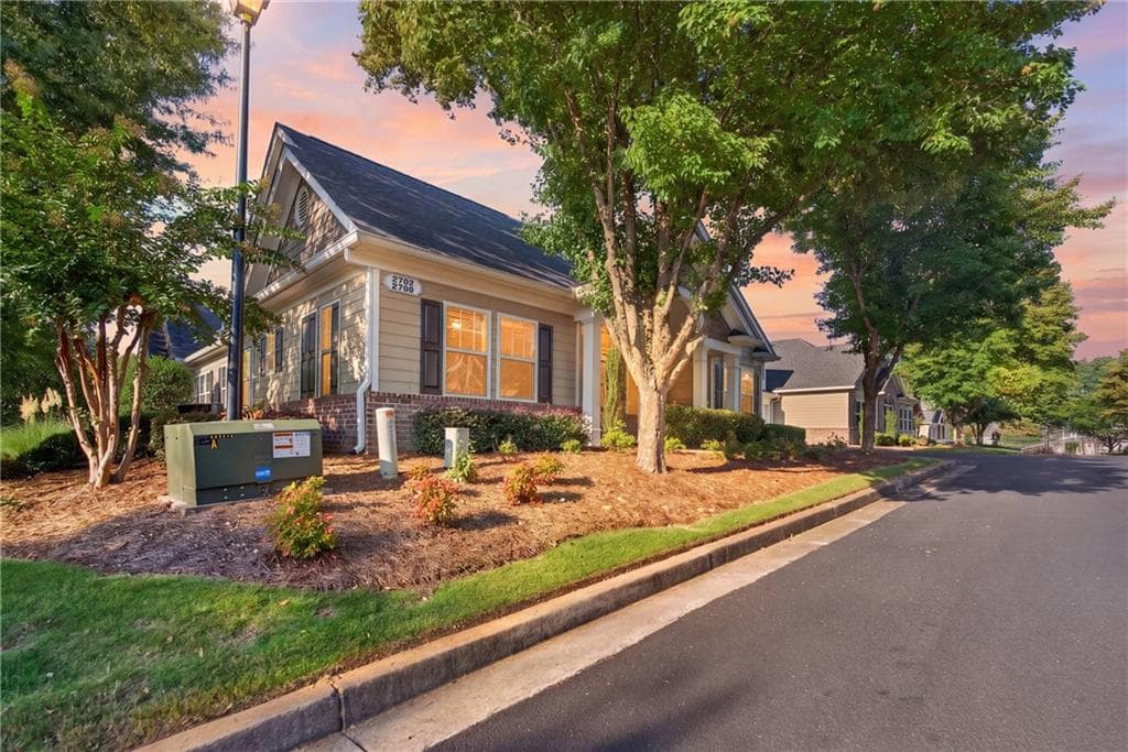 3 bedroom, 3 bathroom, 2,337 sq ft condominium for sale at 2708 Grapevine Circle 2004, Cumming, GA 30041 — photo 5