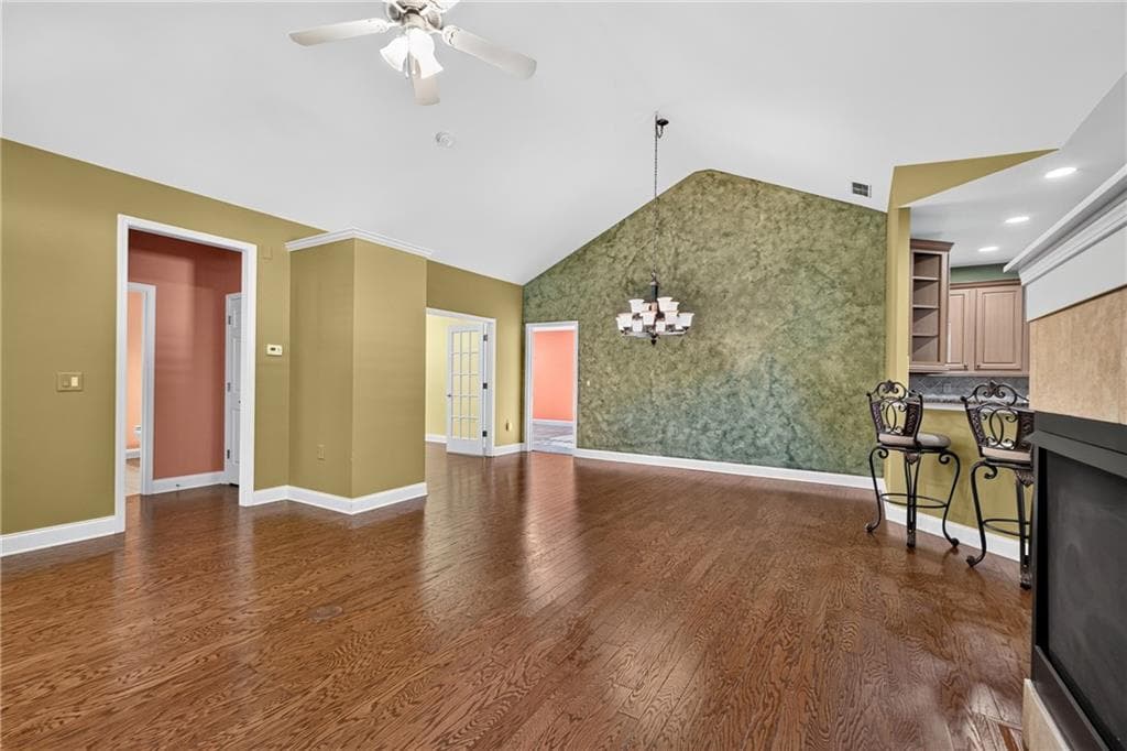 3 bedroom, 3 bathroom, 2,337 sq ft condominium for sale at 2708 Grapevine Circle 2004, Cumming, GA 30041 — photo 8