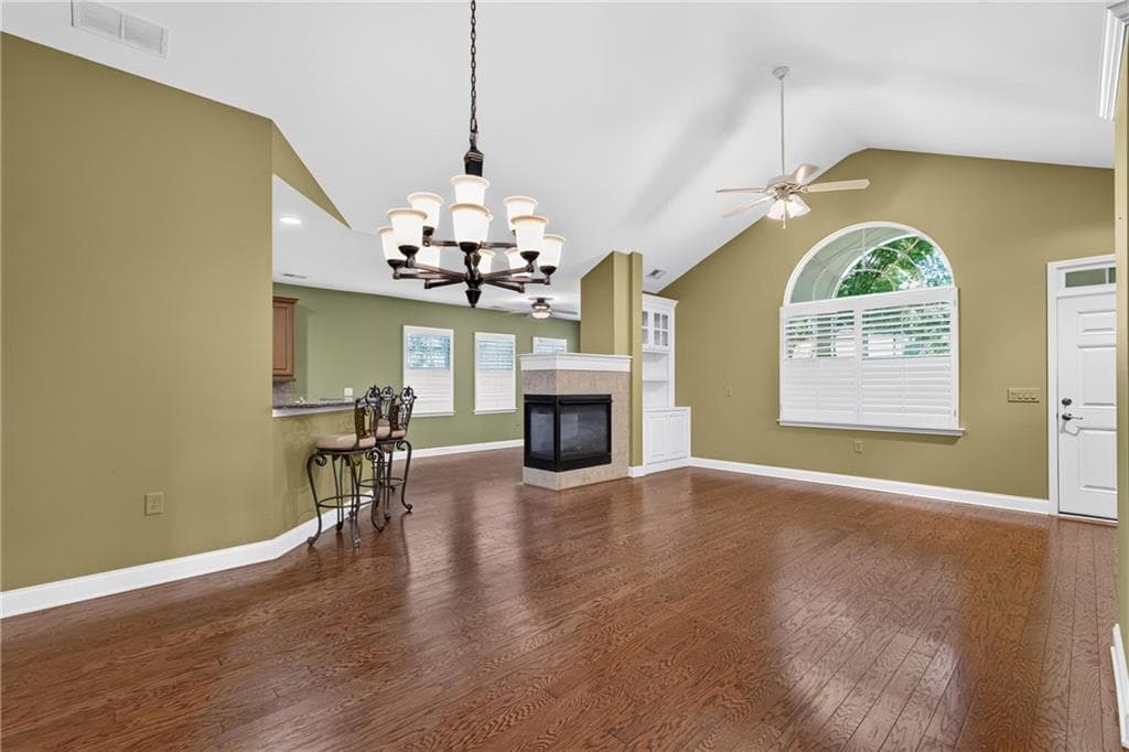 3 bedroom, 3 bathroom, 2,337 sq ft condominium for sale at 2708 Grapevine Circle 2004, Cumming, GA 30041 — photo 9
