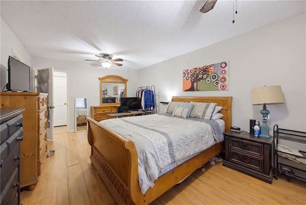 4 bedroom, 3 bathroom, 3,083 sq ft single family residence for sale at 4308 Oak Walk, Cumming, GA 30041 — photo 9