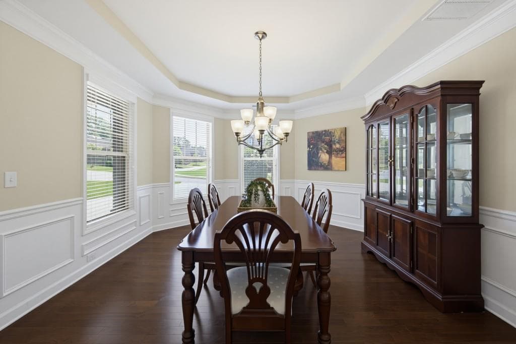6 bedroom, 5 bathroom, 5,932 sq ft single family residence for sale at 870 Grand Reserve Drive, Suwanee, GA 30024 — photo 6