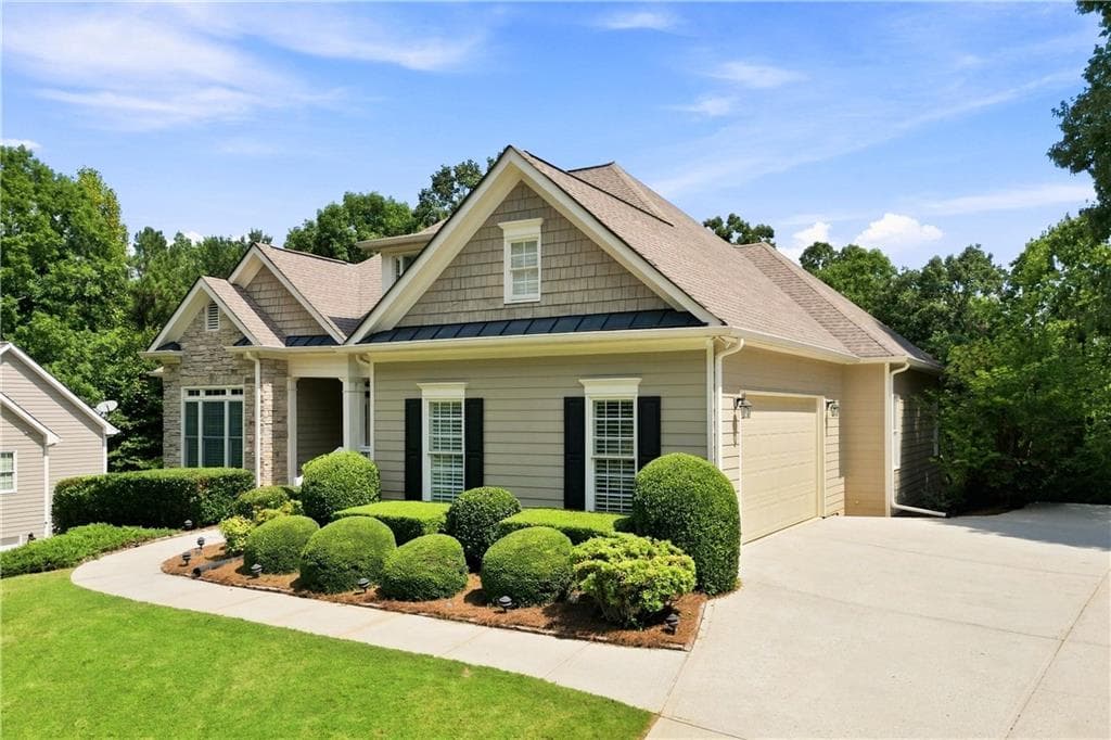 5 bedroom, 5 bathroom, 3,807 sq ft single family residence under contract at 410 Ashley Drive, Canton, GA 30114 — photo 3