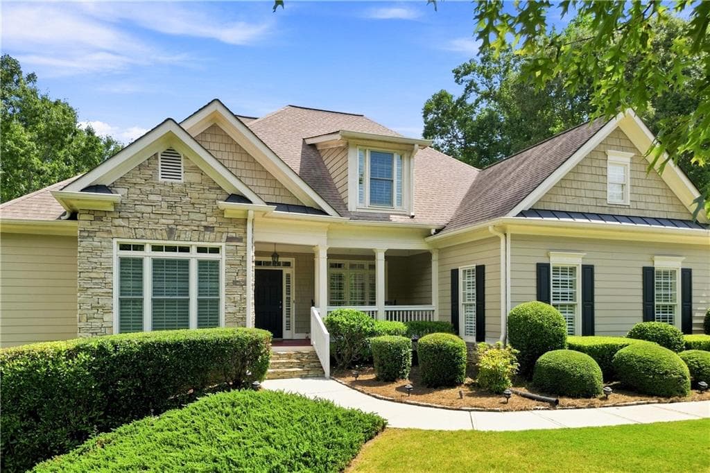 5 bedroom, 5 bathroom, 3,807 sq ft single family residence under contract at 410 Ashley Drive, Canton, GA 30114 — photo 4