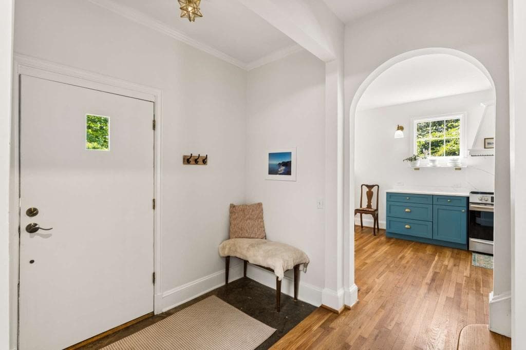 4 bedroom, 2 bathroom, 1,736 sq ft single family residence for sale at 2573 Tilson Drive, Atlanta, GA 30317 — photo 4