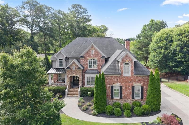 5 bedroom, 5 bathroom, 5,853 sq ft single family residence under contract at 16005 Segwick Drive, Alpharetta, GA 30004 — photo 2