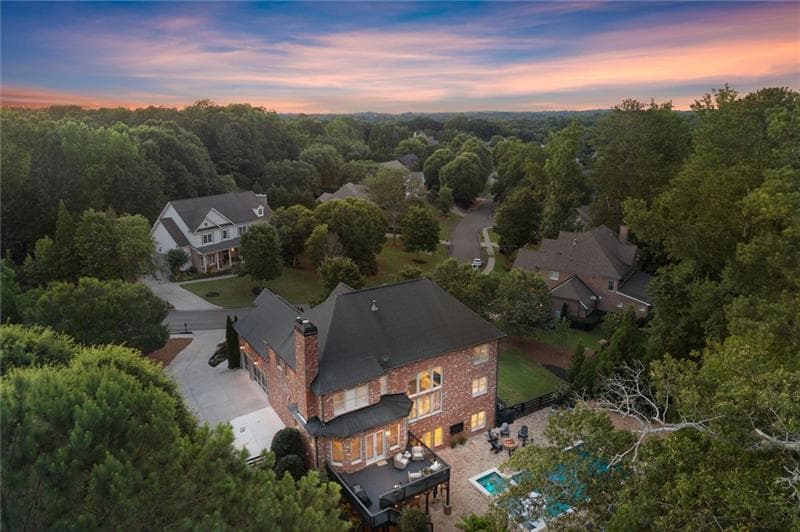5 bedroom, 5 bathroom, 5,853 sq ft single family residence under contract at 16005 Segwick Drive, Alpharetta, GA 30004 — photo 5
