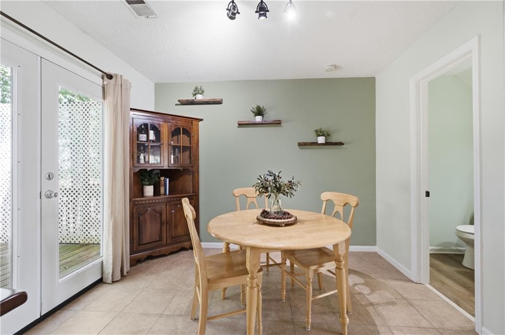 2 bedroom, 3 bathroom, 1,246 sq ft townhouse under contract at 1556 Cedar Bluff Trail, Marietta, GA 30062 — photo 6