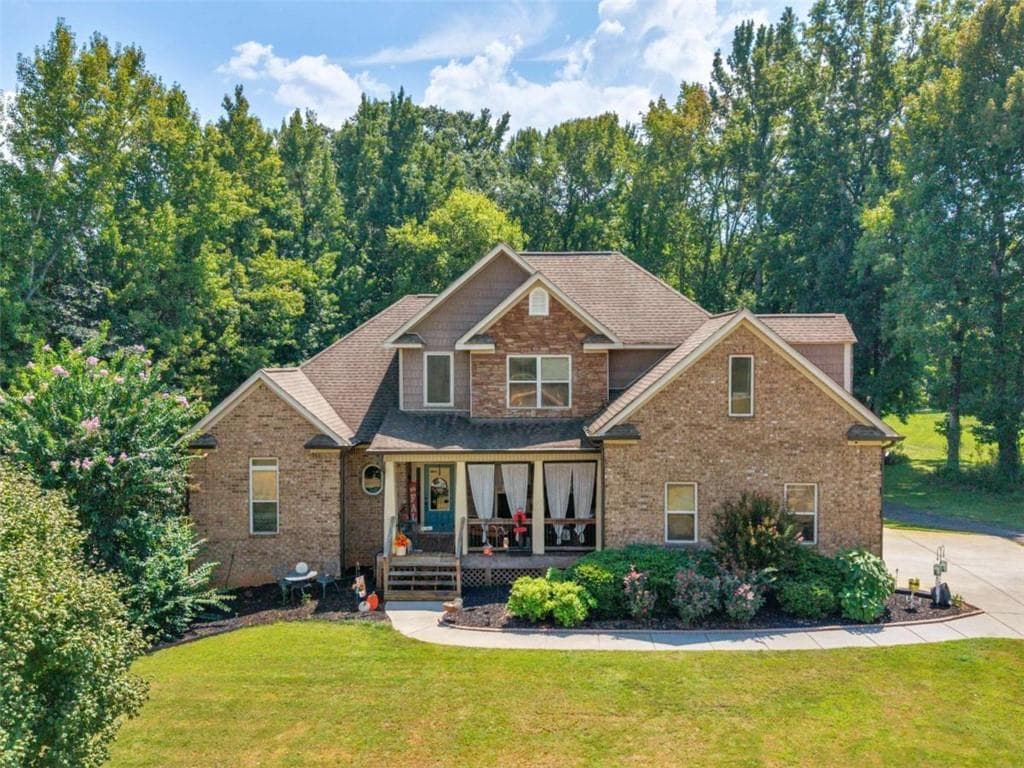 7 bedroom, 5 bathroom, 4,889 sq ft single family residence for sale at 536 River Road, Mcdonough, GA 30252