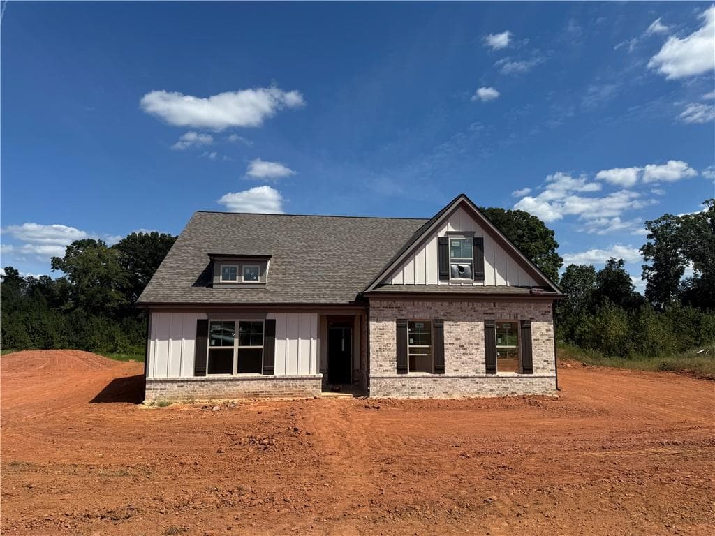3 bedroom, 2 bathroom, 2,193 sq ft single family residence for sale at 1098 Windy Hill Road, Jefferson, GA 30549 — photo 2