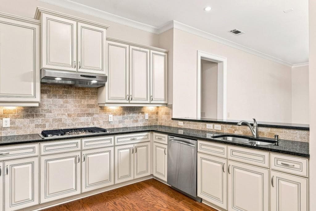 2 bedroom, 2 bathroom, 1,329 sq ft condominium under contract at 351 Washington Avenue 209, Marietta, GA 30060 — photo 7