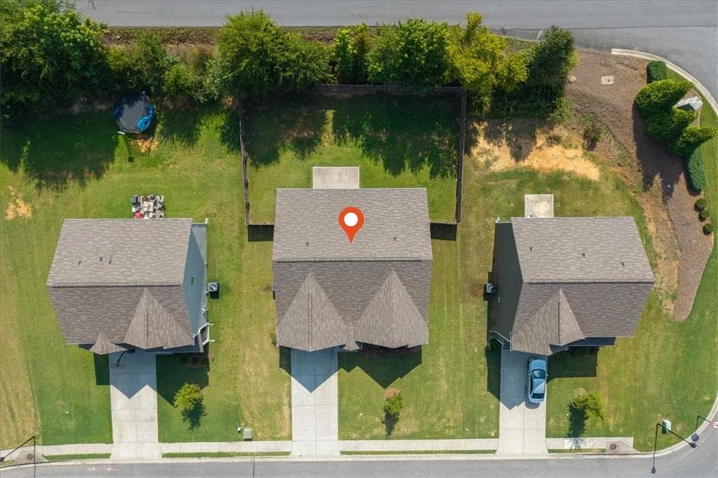 3 bedroom, 2 bathroom, 1,914 sq ft single family residence for sale at 103 McGinnis Circle, Calhoun, GA 30701 — photo 2