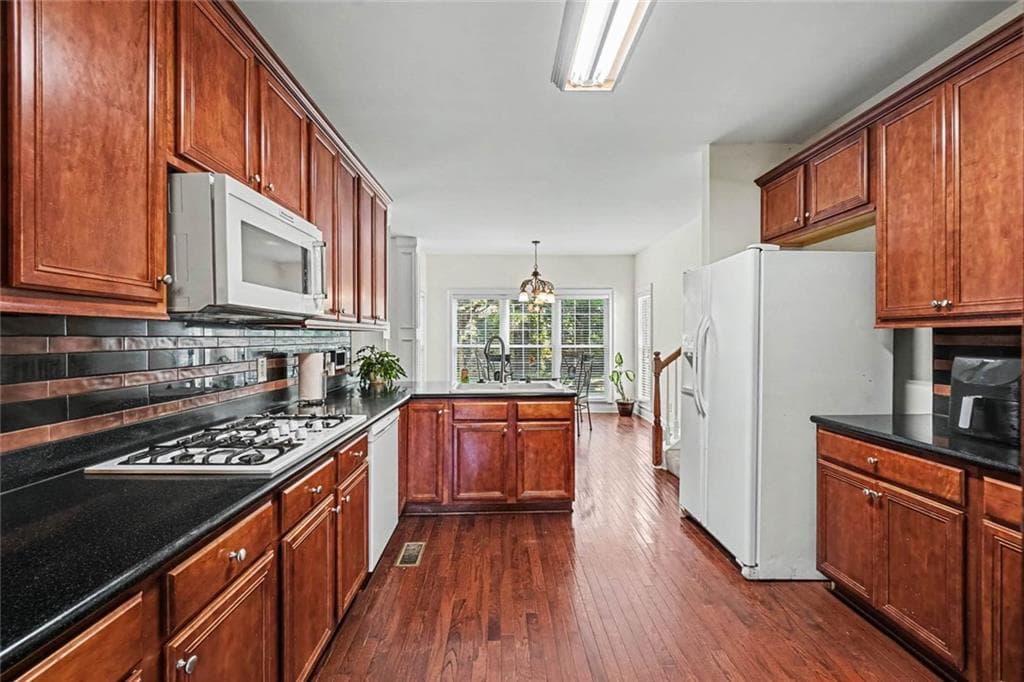 6 bedroom, 5 bathroom, 4,139 sq ft single family residence for sale at 5452 Old Dalton Rd NE, Calhoun, GA 30701 — photo 9
