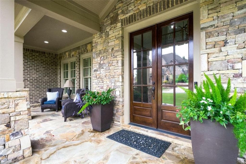 5 bedroom, 7 bathroom, 6,330 sq ft single family residence for sale at 1815 Turnberry Avenue, Suwanee, GA 30024 — photo 3