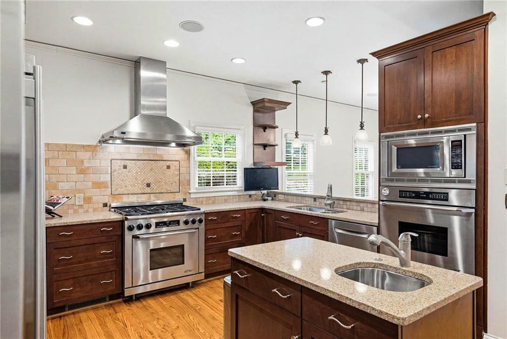 4 bedroom, 5 bathroom, 4,961 sq ft single family residence for sale at 964 Northcliffe Drive, Atlanta, GA 30318 — photo 3