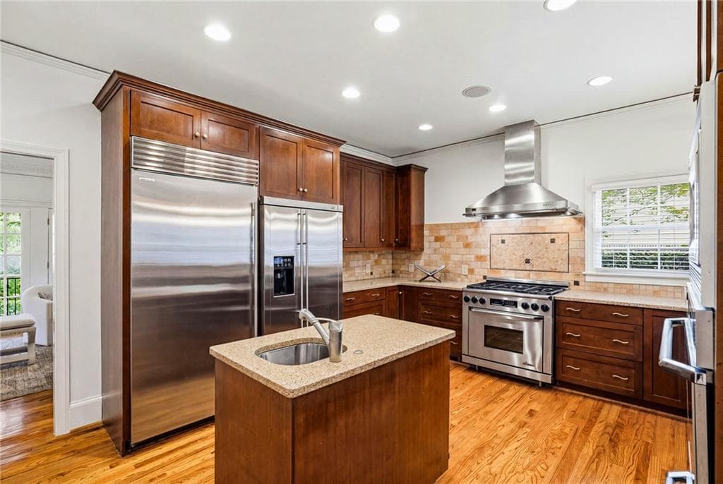 4 bedroom, 5 bathroom, 4,961 sq ft single family residence for sale at 964 Northcliffe Drive, Atlanta, GA 30318 — photo 4