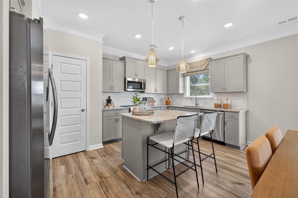 4 bedroom, 3 bathroom, 2,053 sq ft single family residence under contract at 38 North Haven Drive, Rome, GA 30165 — photo 8