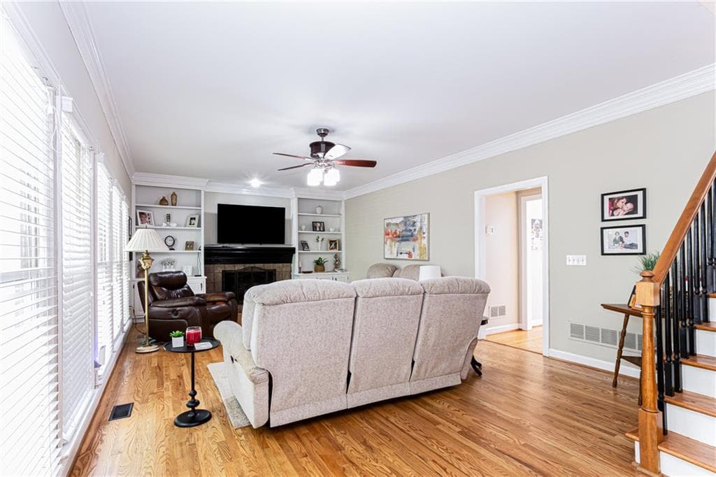 4 bedroom, 5 bathroom, 3,357 sq ft single family residence for sale at 450 Holly Stream Trail, Roswell, GA 30075 — photo 9