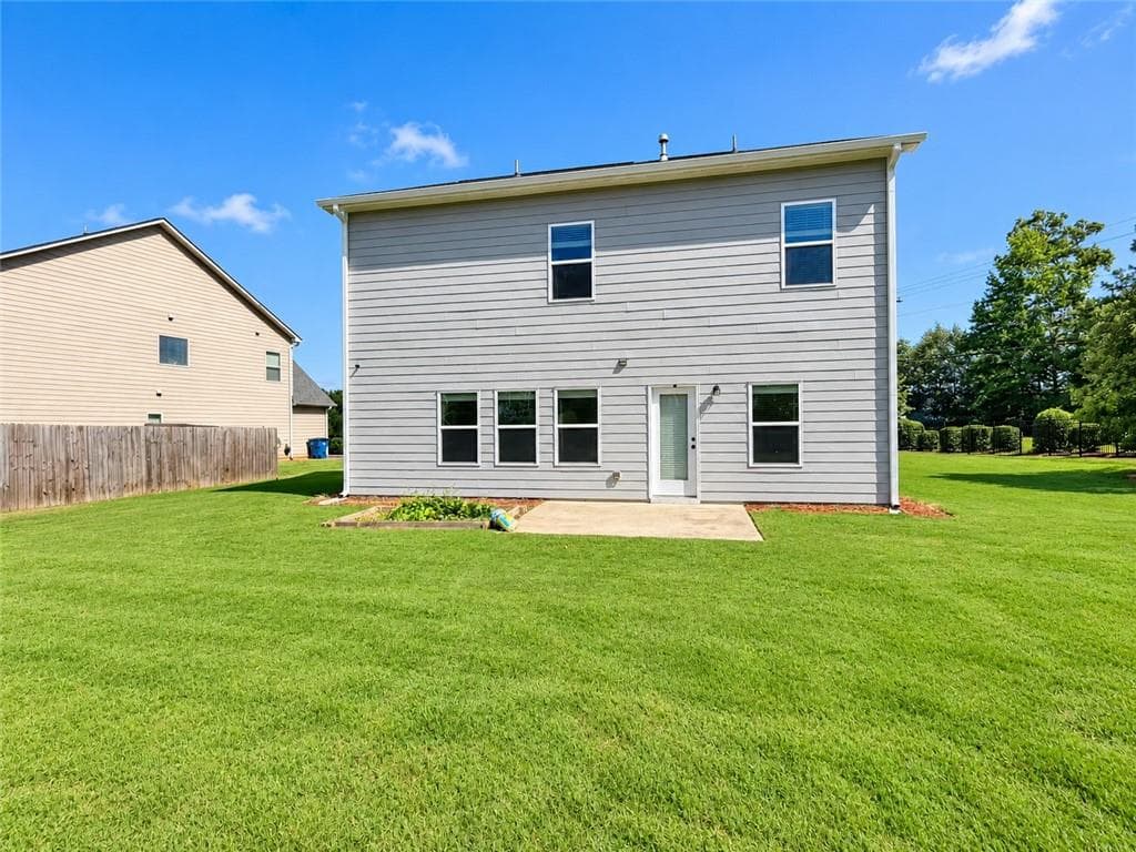 4 bedroom, 3 bathroom, 2,600 sq ft single family residence for rent at 1718 Hanover West Court, Lawrenceville, GA 30043 for $2,680 a month — photo 3