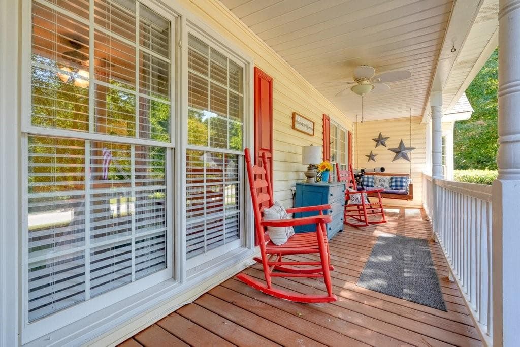 4 bedroom, 2 bathroom, 2,589 sq ft single family residence for sale at 425 Kings Walk, Douglasville, GA 30134 — photo 5