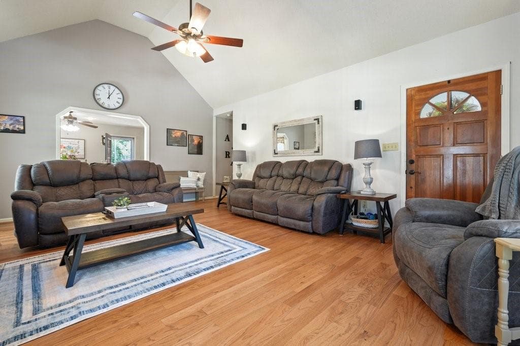 4 bedroom, 2 bathroom, 2,589 sq ft single family residence for sale at 425 Kings Walk, Douglasville, GA 30134 — photo 10