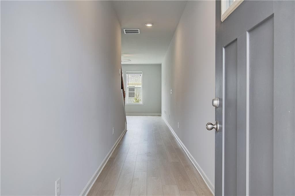 3 bedroom, 3 bathroom, 1,941 sq ft townhouse for sale at 260 Sanctuary Drive, Mcdonough, GA 30253 — photo 2