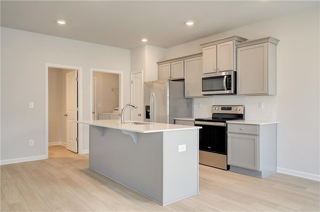 3 bedroom, 3 bathroom, 1,941 sq ft townhouse for sale at 260 Sanctuary Drive, Mcdonough, GA 30253 — photo 7