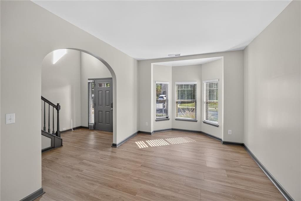 4 bedroom, 3 bathroom, 2,564 sq ft single family residence for sale at 3559 Lake End Drive, Loganville, GA 30052 — photo 4