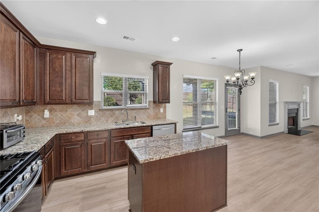 4 bedroom, 3 bathroom, 2,564 sq ft single family residence for sale at 3559 Lake End Drive, Loganville, GA 30052 — photo 10