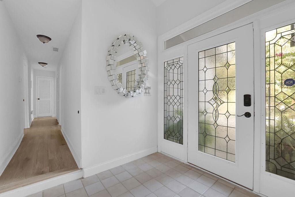 3 bedroom, 3 bathroom, 2,067 sq ft single family residence for sale at 1980 Westwood Circle, Smyrna, GA 30080 — photo 6