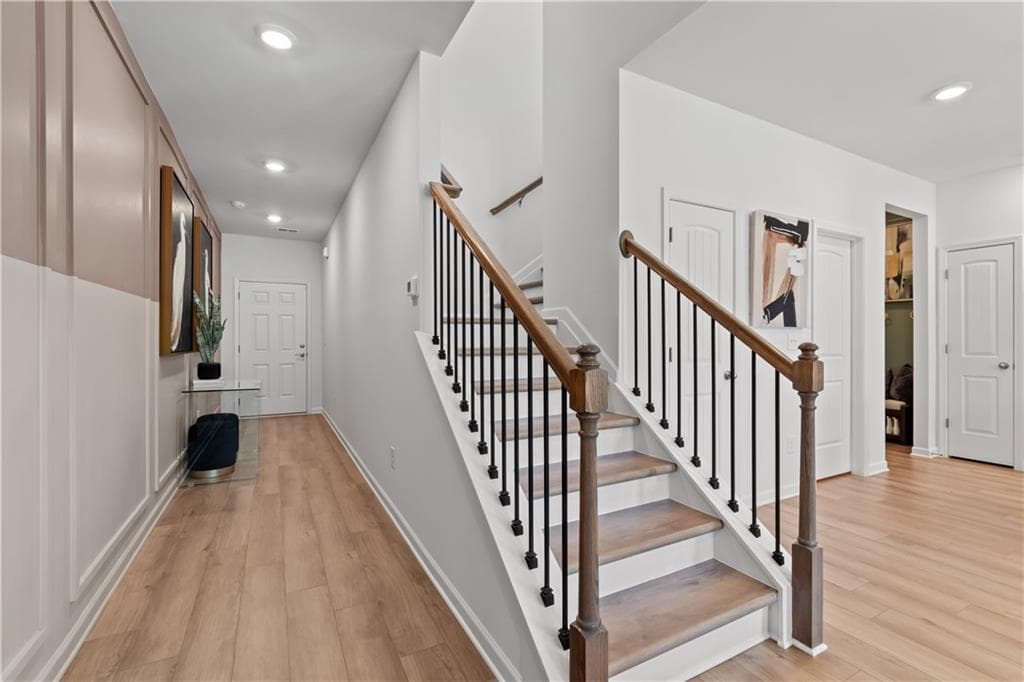 3 bedroom, 3 bathroom, 1,945 sq ft townhouse for sale at 256 Sanctuary Drive, Mcdonough, GA 30253 — photo 3