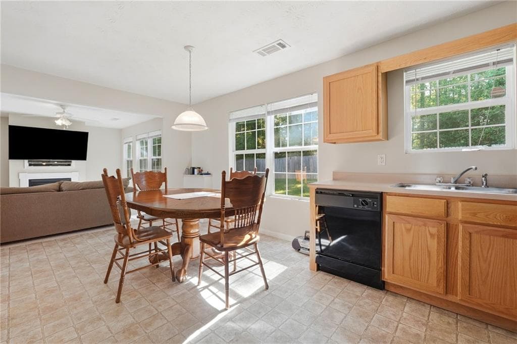 3 bedroom, 3 bathroom, 1,784 sq ft single family residence for sale at 6192 Culver Drive, Morrow, GA 30260 — photo 10
