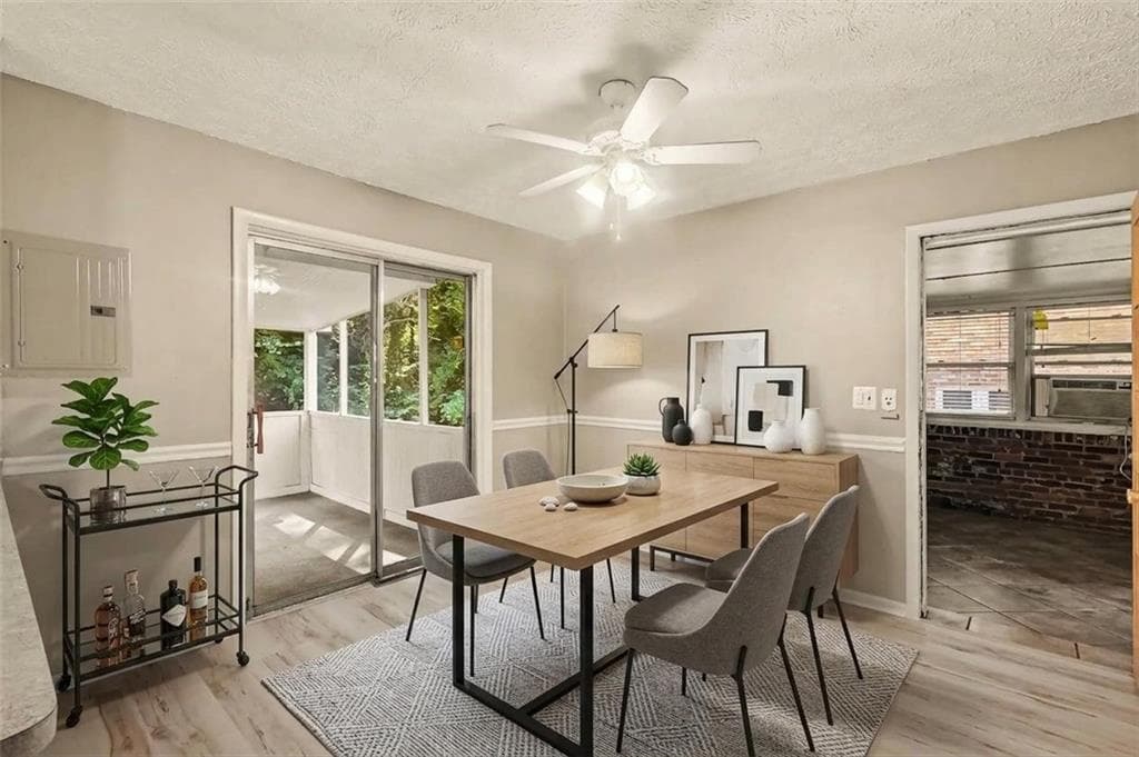 3 bedroom, 3 bathroom, 2,842 sq ft single family residence under contract at 2712 Sherlock Drive, Decatur, GA 30034 — photo 3