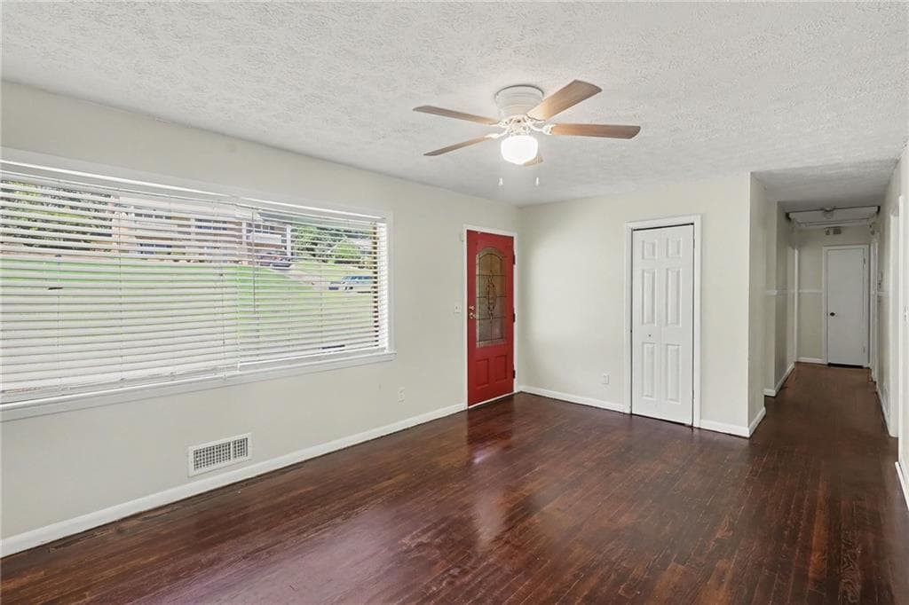 3 bedroom, 3 bathroom, 2,842 sq ft single family residence under contract at 2712 Sherlock Drive, Decatur, GA 30034 — photo 9